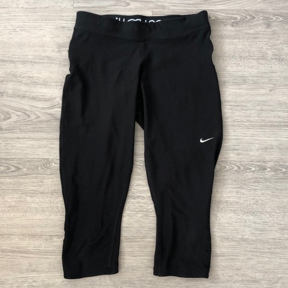 Nike Pants - Nike black dry-fit capris